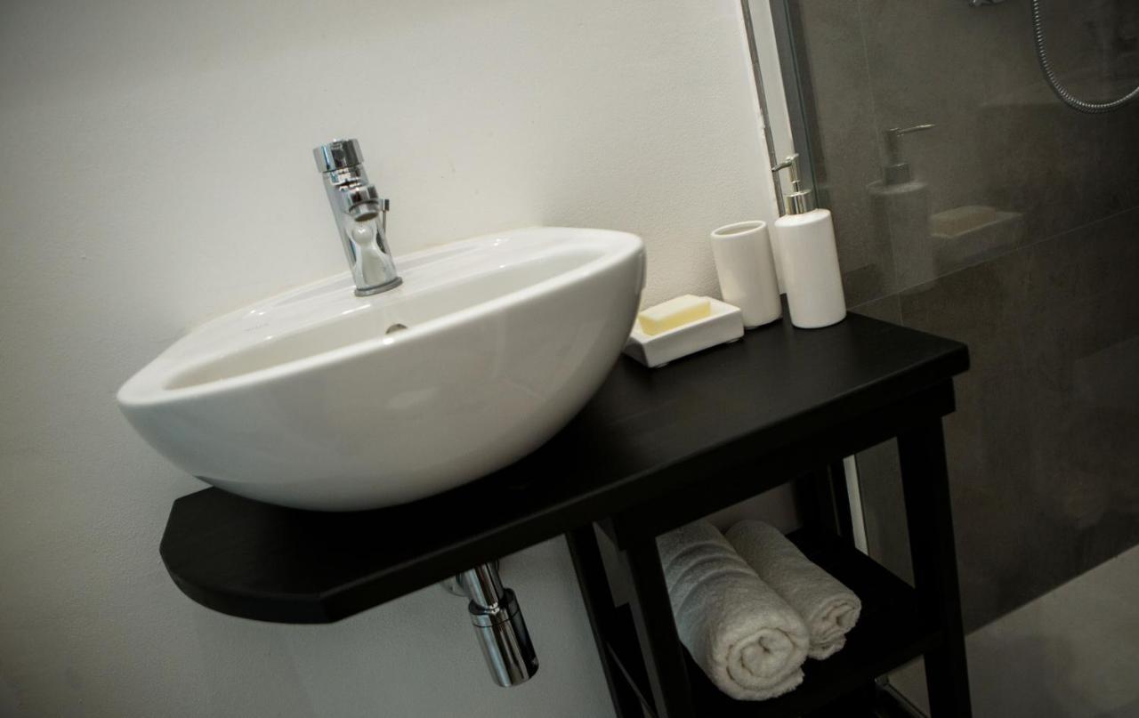 A Due Passi Apartment แตร์ราซีนี ภายนอก รูปภาพ